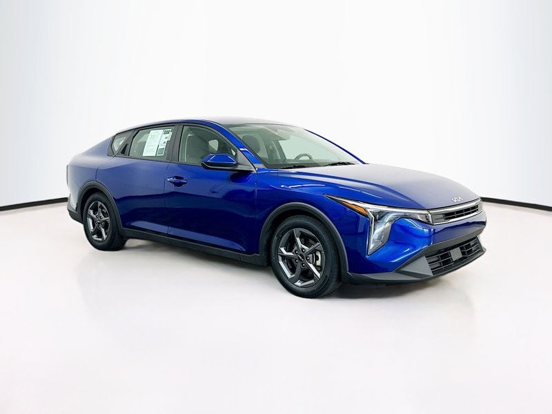 2025 Kia K4 LXS AT's photo