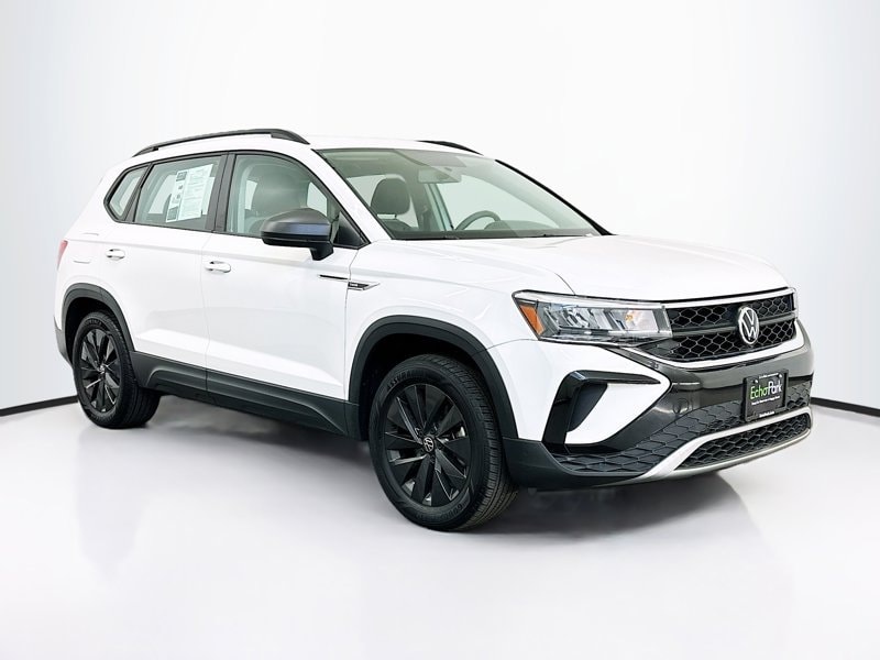 2022 Volkswagen Taos S's photo