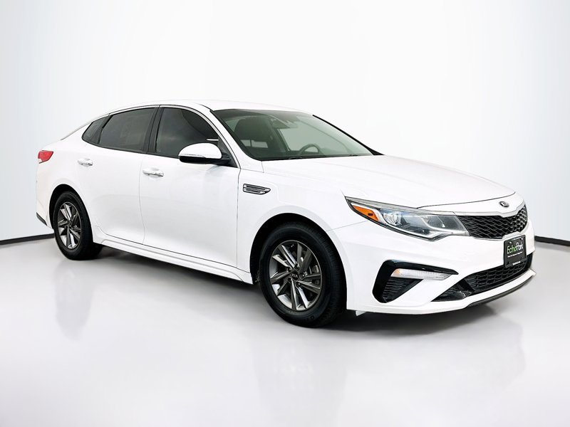 2020 Kia Optima LX's photo