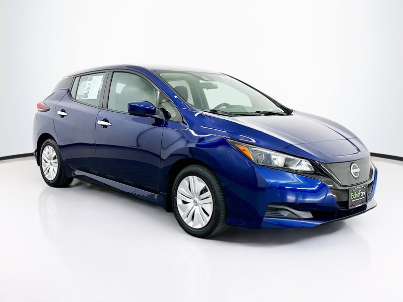 2025 Nissan Leaf S's photo