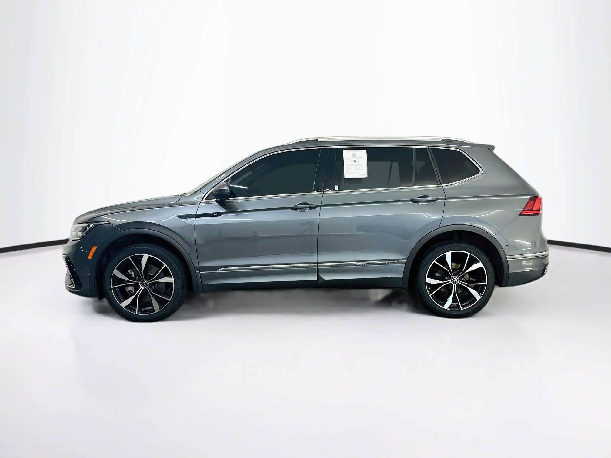 Used 2023 Volkswagen Tiguan SEL R-Line 2.0T SEL R-Line 4MOTION