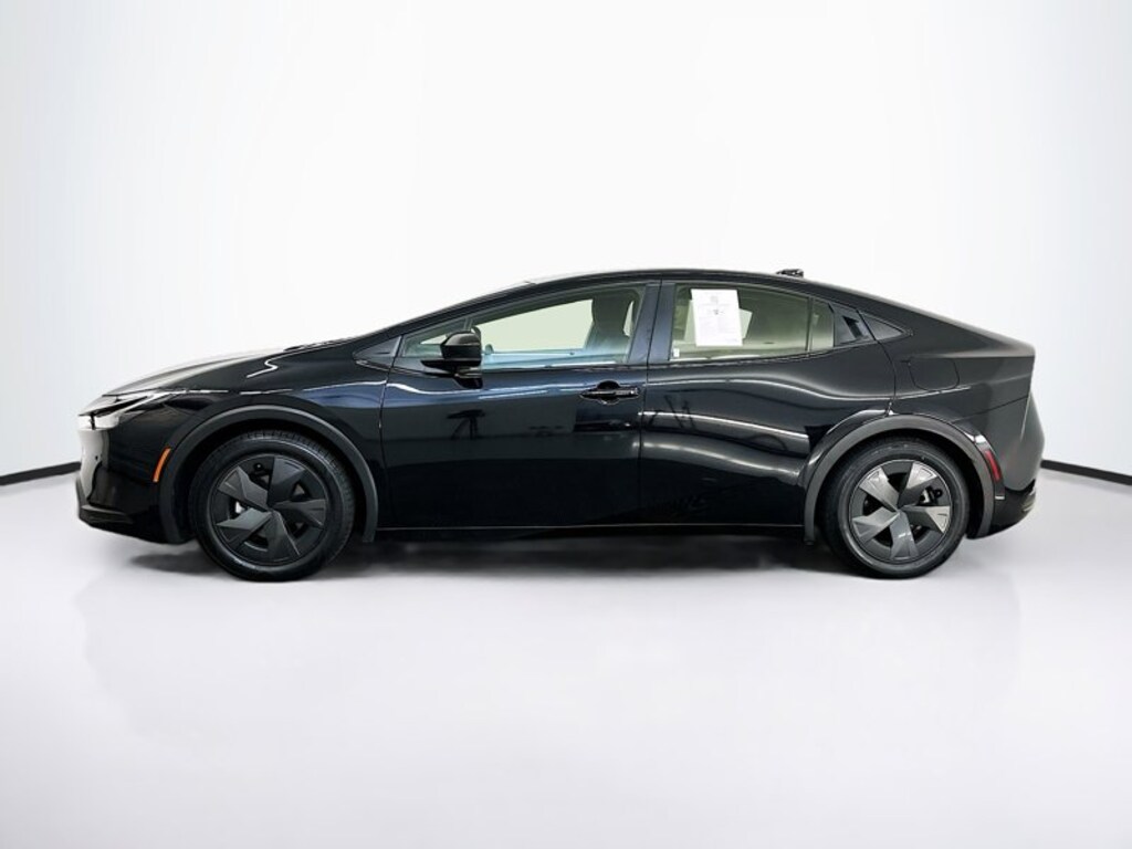 Used 2024 Toyota Prius LE LE