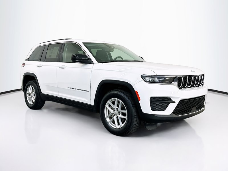 2023 Jeep Grand Cherokee Laredo's photo