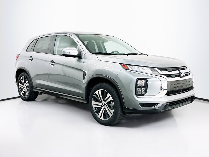 2024 Mitsubishi Outlander Sport SE's photo