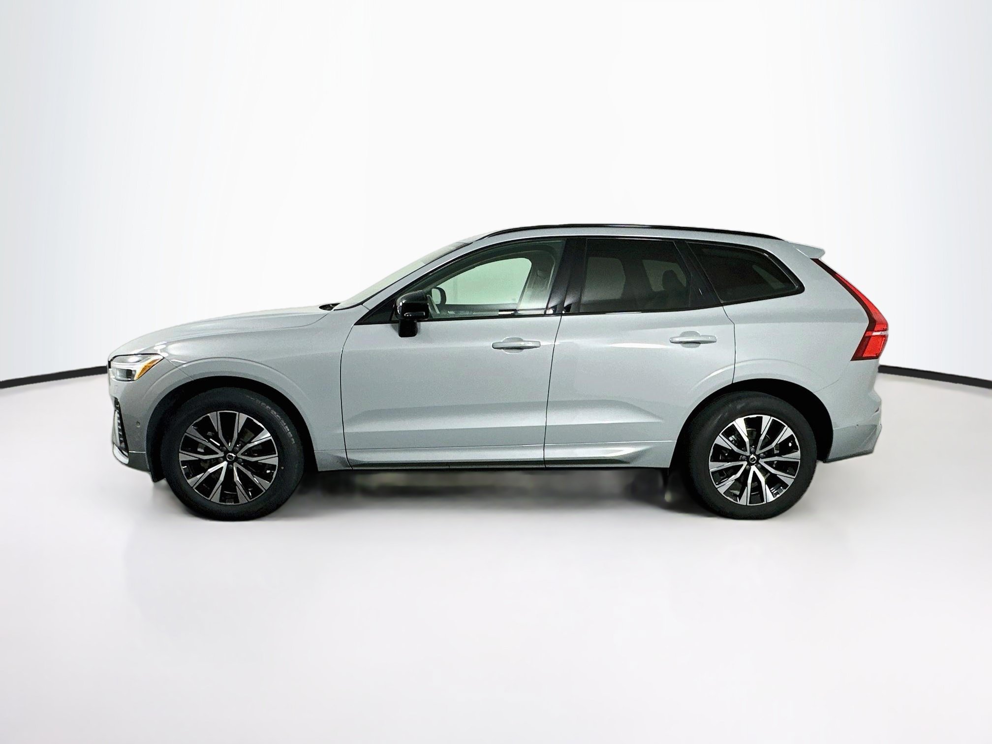 Used 2024 Volvo XC60 Plus Dark Theme B5 AWD Plus Dark Theme