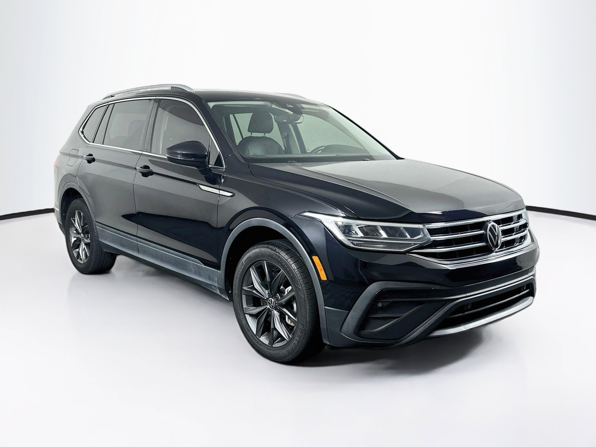 Used 2023 Volkswagen Tiguan SE 2.0T SE FWD