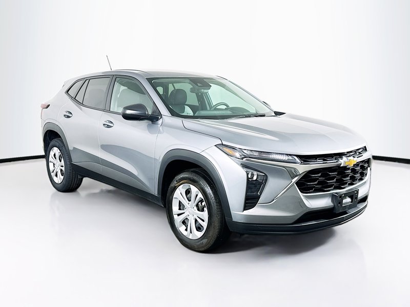 2025 Chevrolet Trax LS's photo