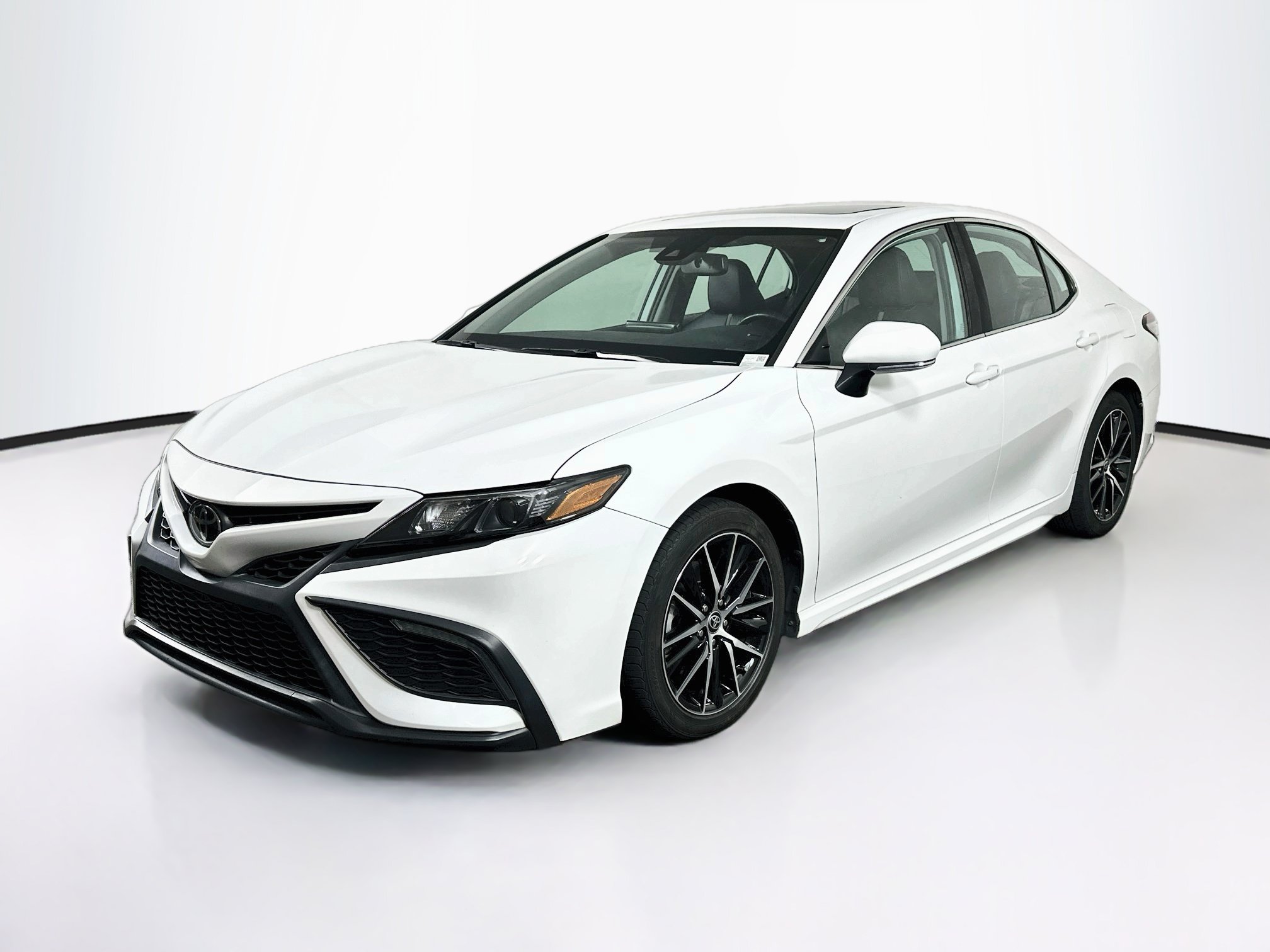 Used 2022 Toyota Camry SE SE Auto