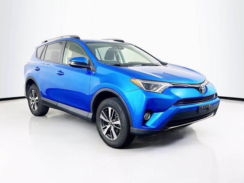 2017 Toyota RAV4 XLE's photo