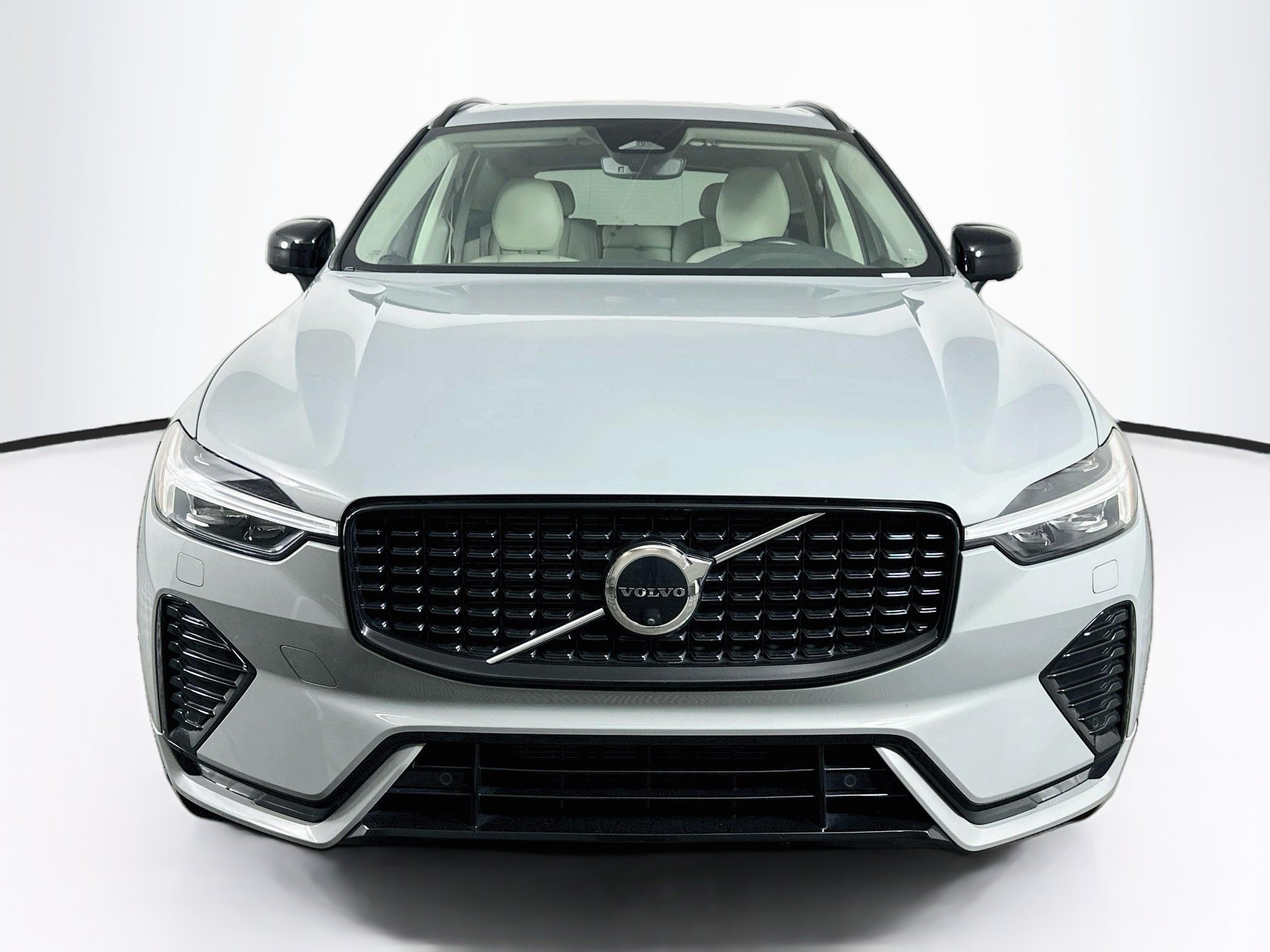 Used 2024 Volvo XC60 Plus Dark Theme B5 AWD Plus Dark Theme