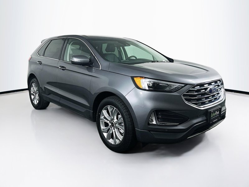 2024 Ford Edge Titanium's photo
