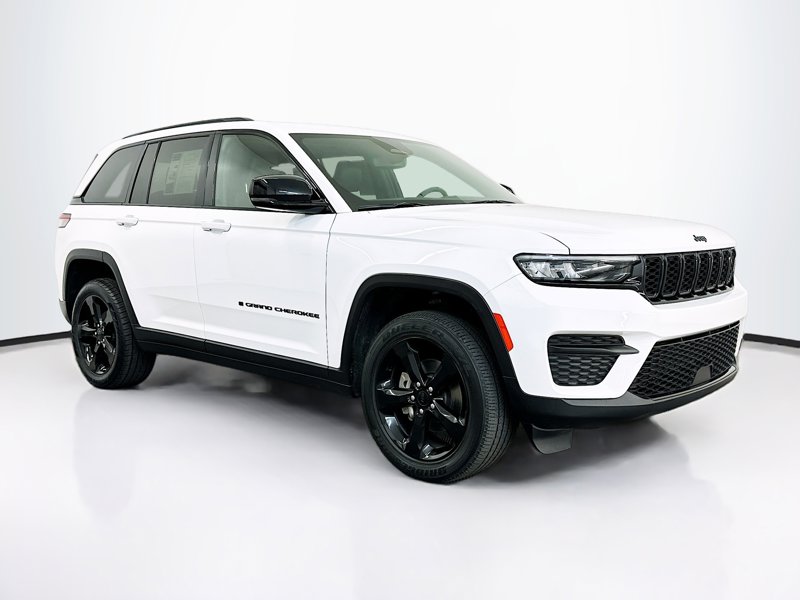 2023 Jeep Grand Cherokee Altitude's photo