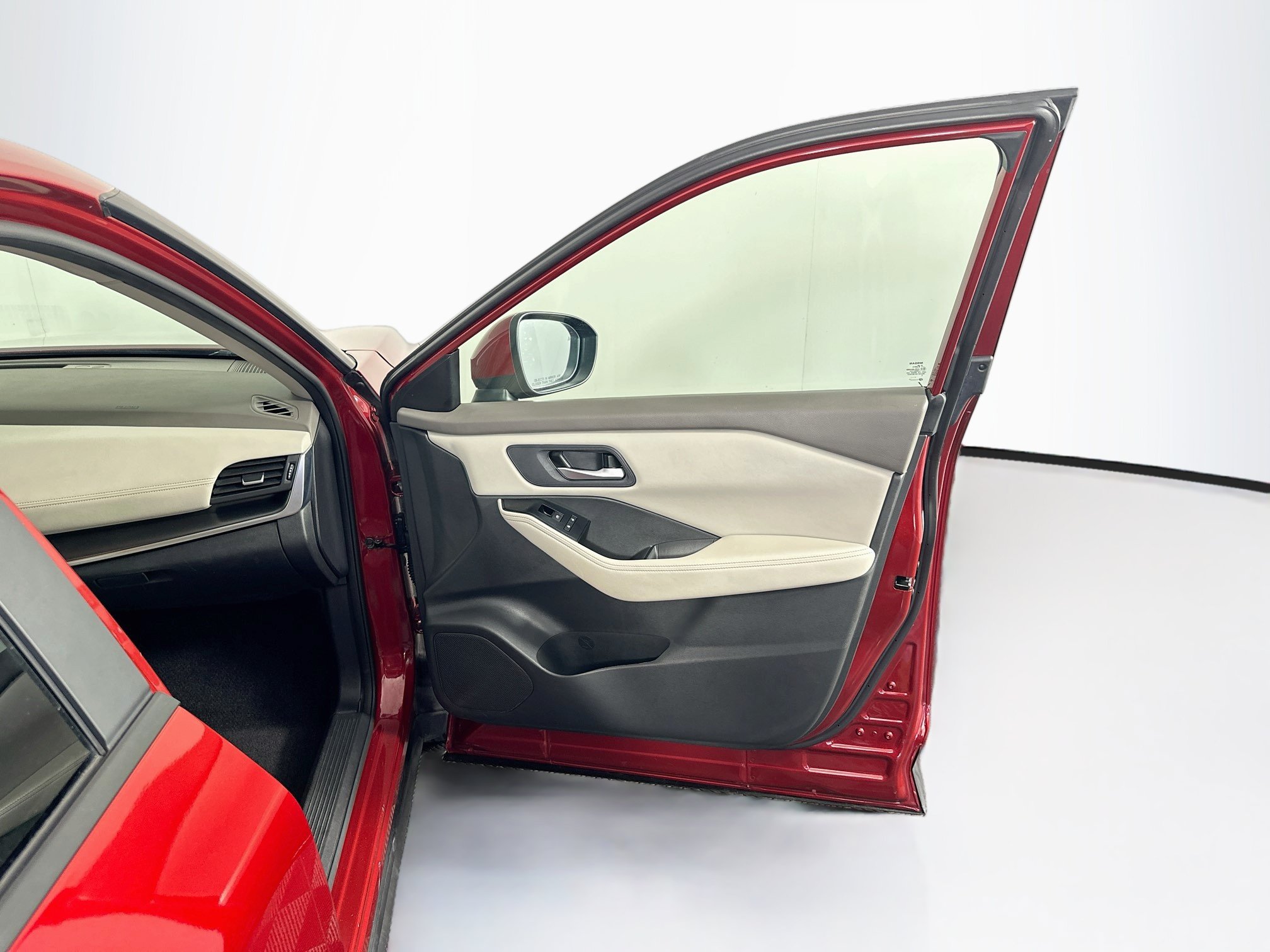 2025 Nissan Rogue SV - Photo 29