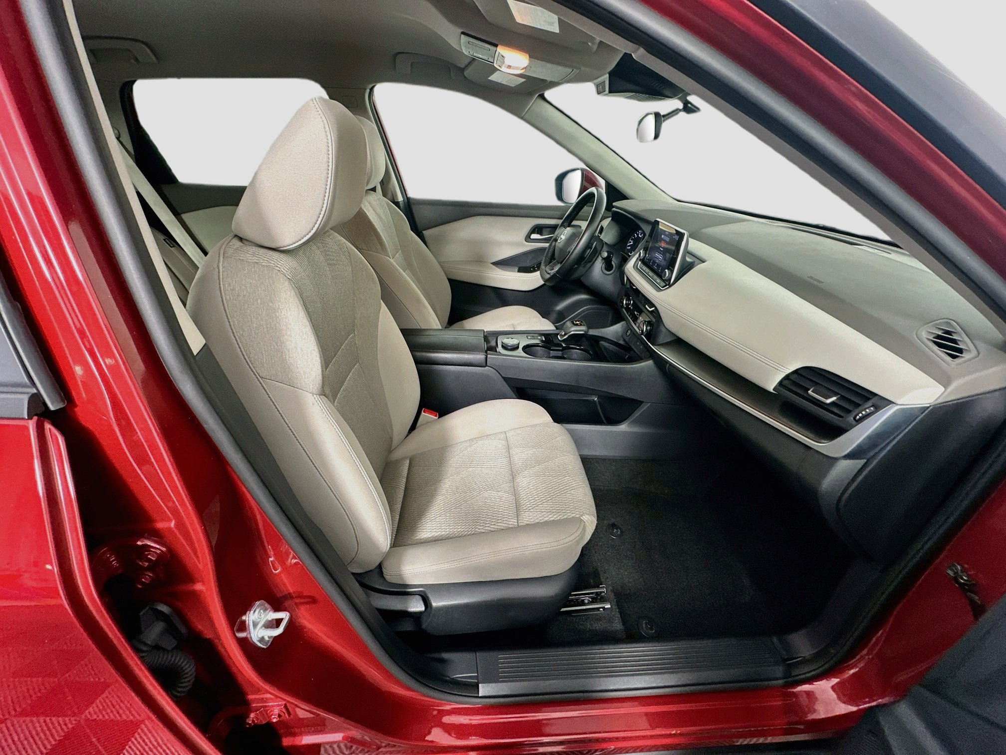 2025 Nissan Rogue SV - Photo 28