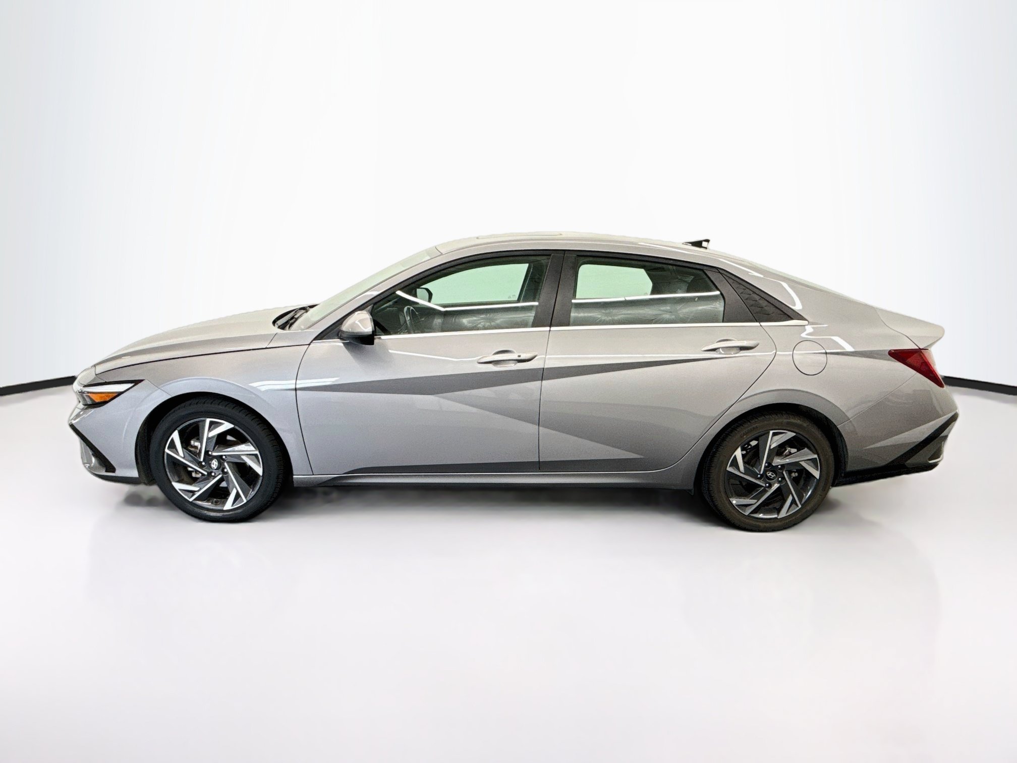 Used 2025 Hyundai Elantra SEL Convenience Sedan
