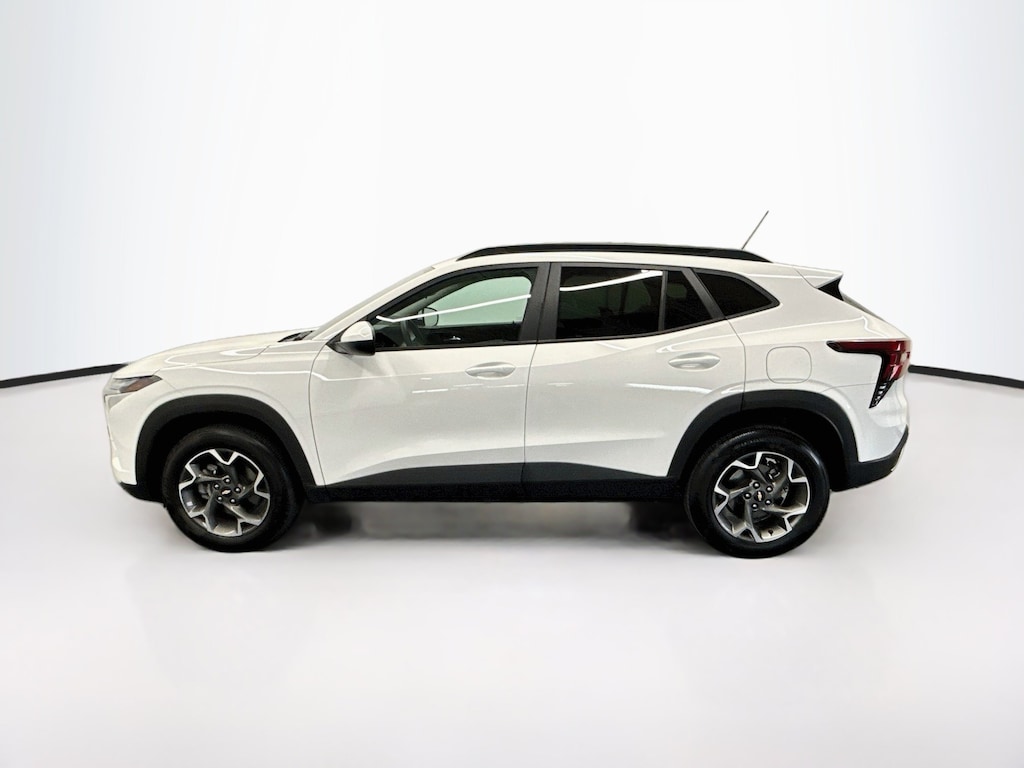 Used 2025 Chevrolet Trax LT SUV