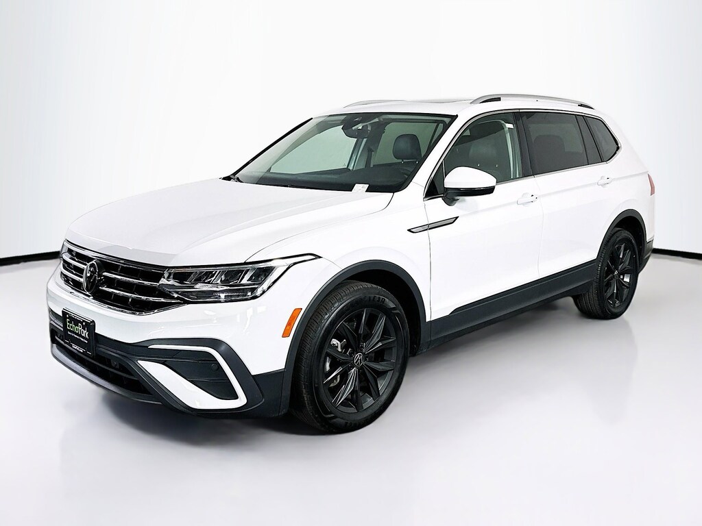 Used 2024 Volkswagen Tiguan SE 2.0T SE FWD