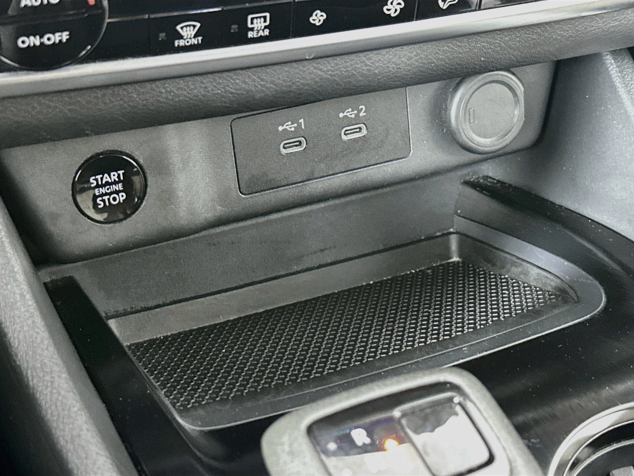 2025 Nissan Rogue SV - Photo 21