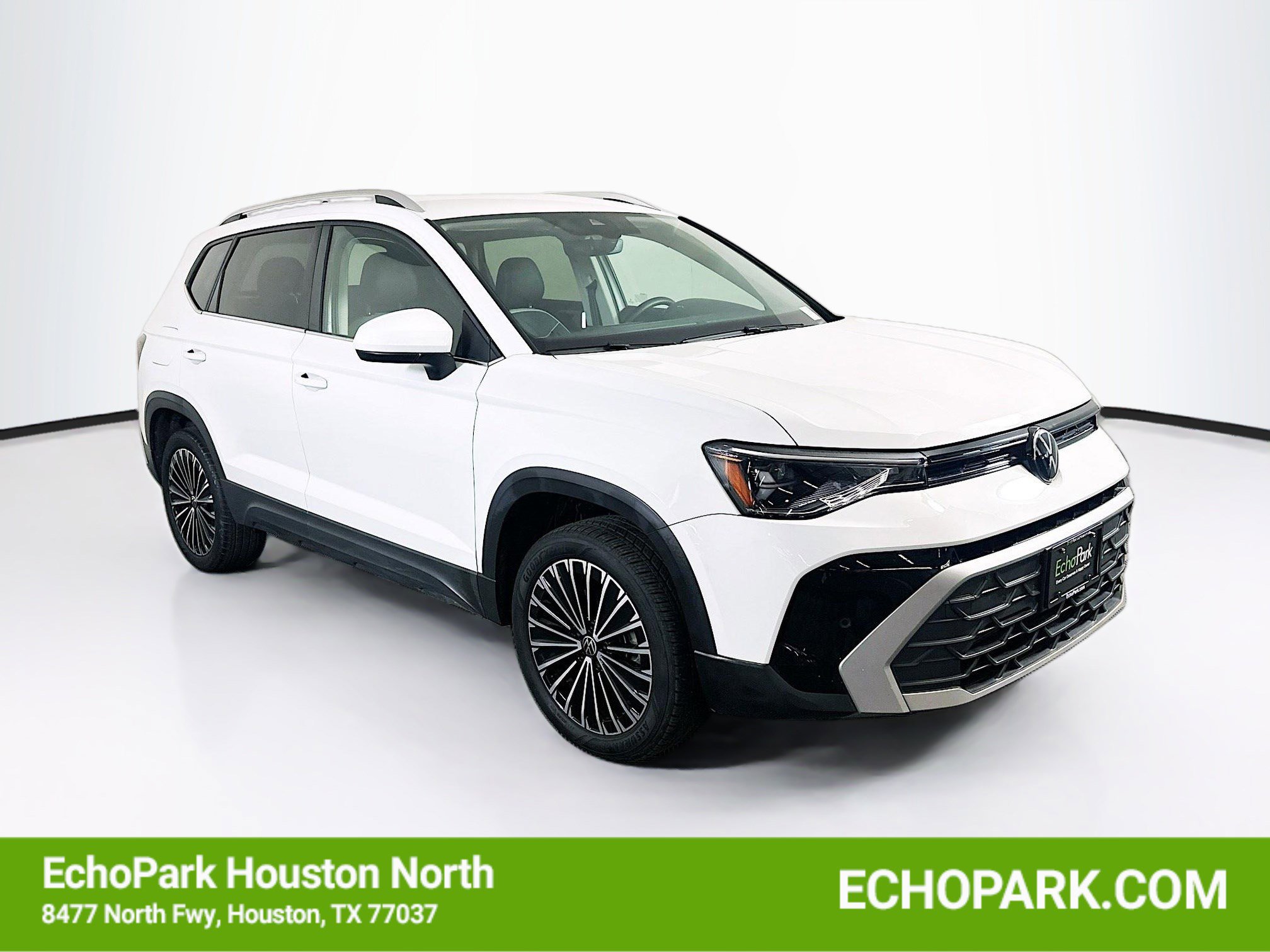 2025 Volkswagen Taos's photo