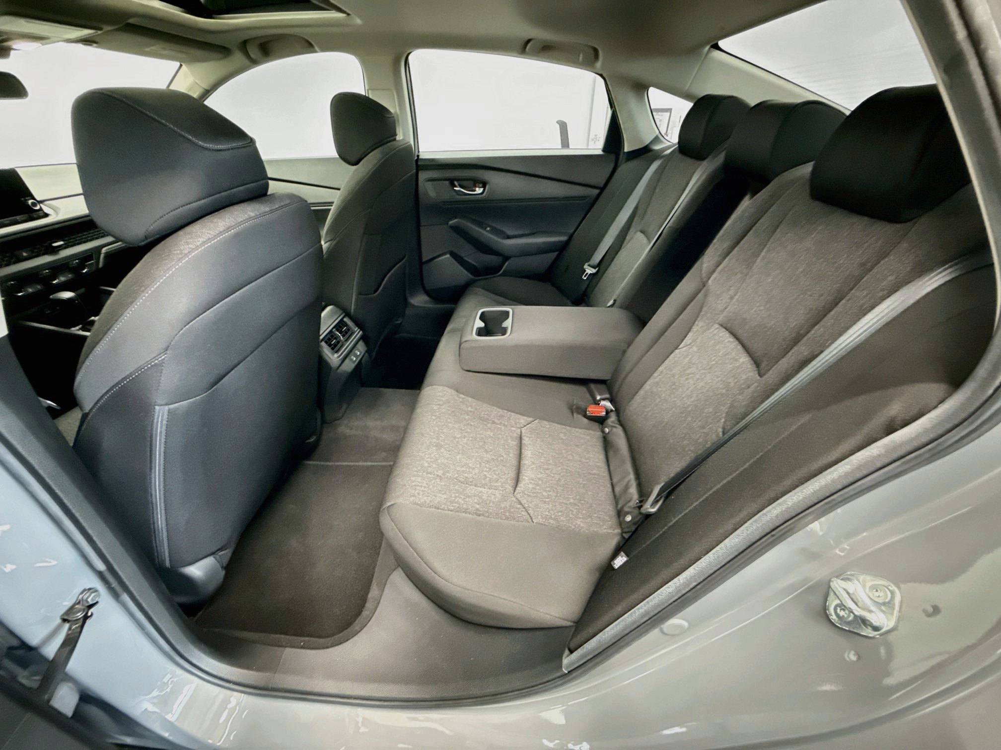2025 Honda Accord SE - Photo 23