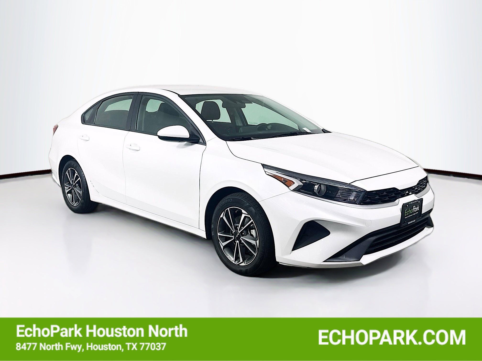 2024 Kia Forte LXS AT's photo