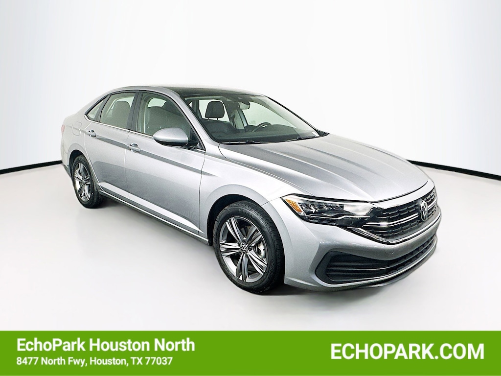 Used 2024 Volkswagen Jetta SE SE Auto