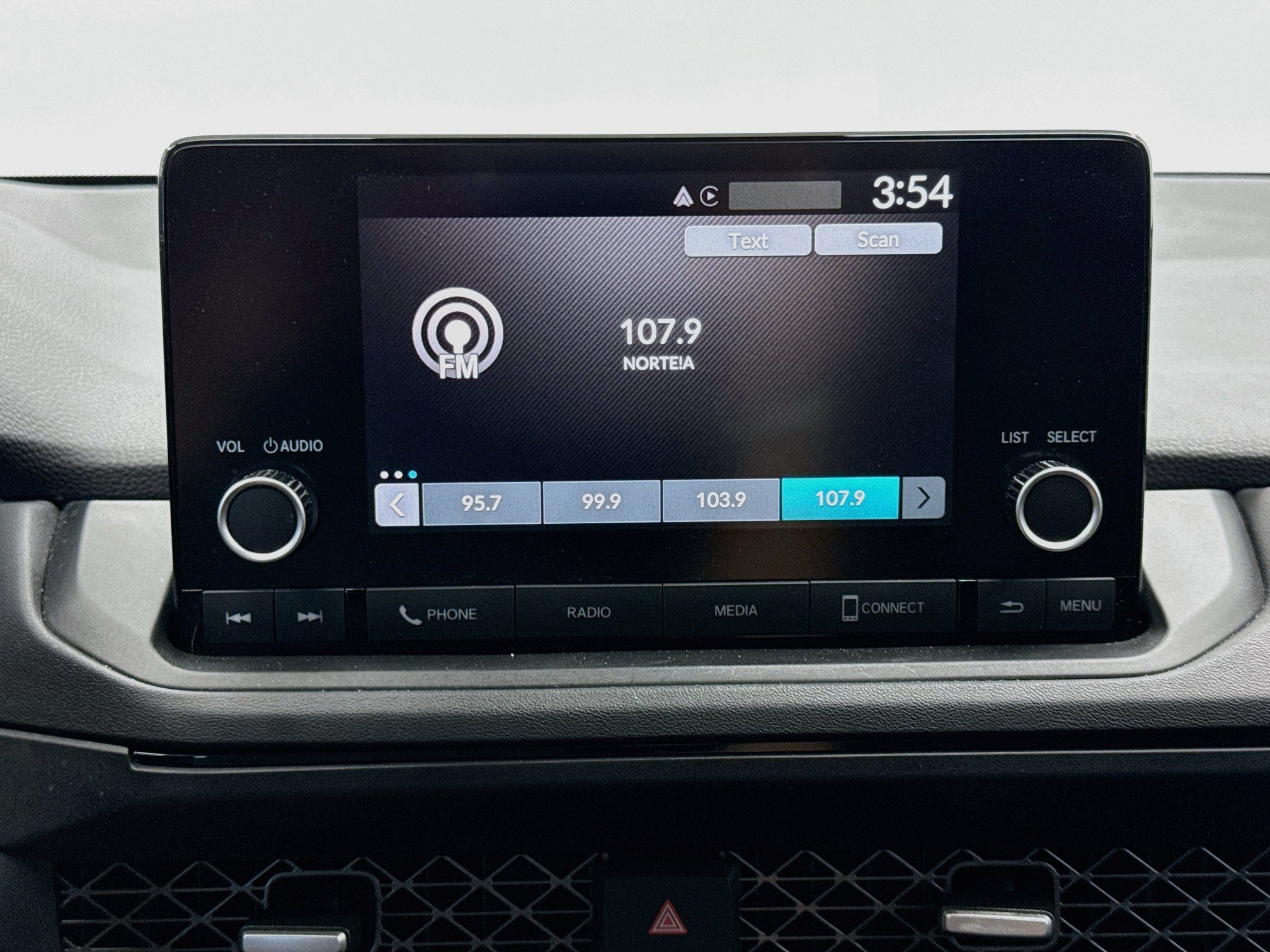 2025 Honda Accord SE - Photo 17