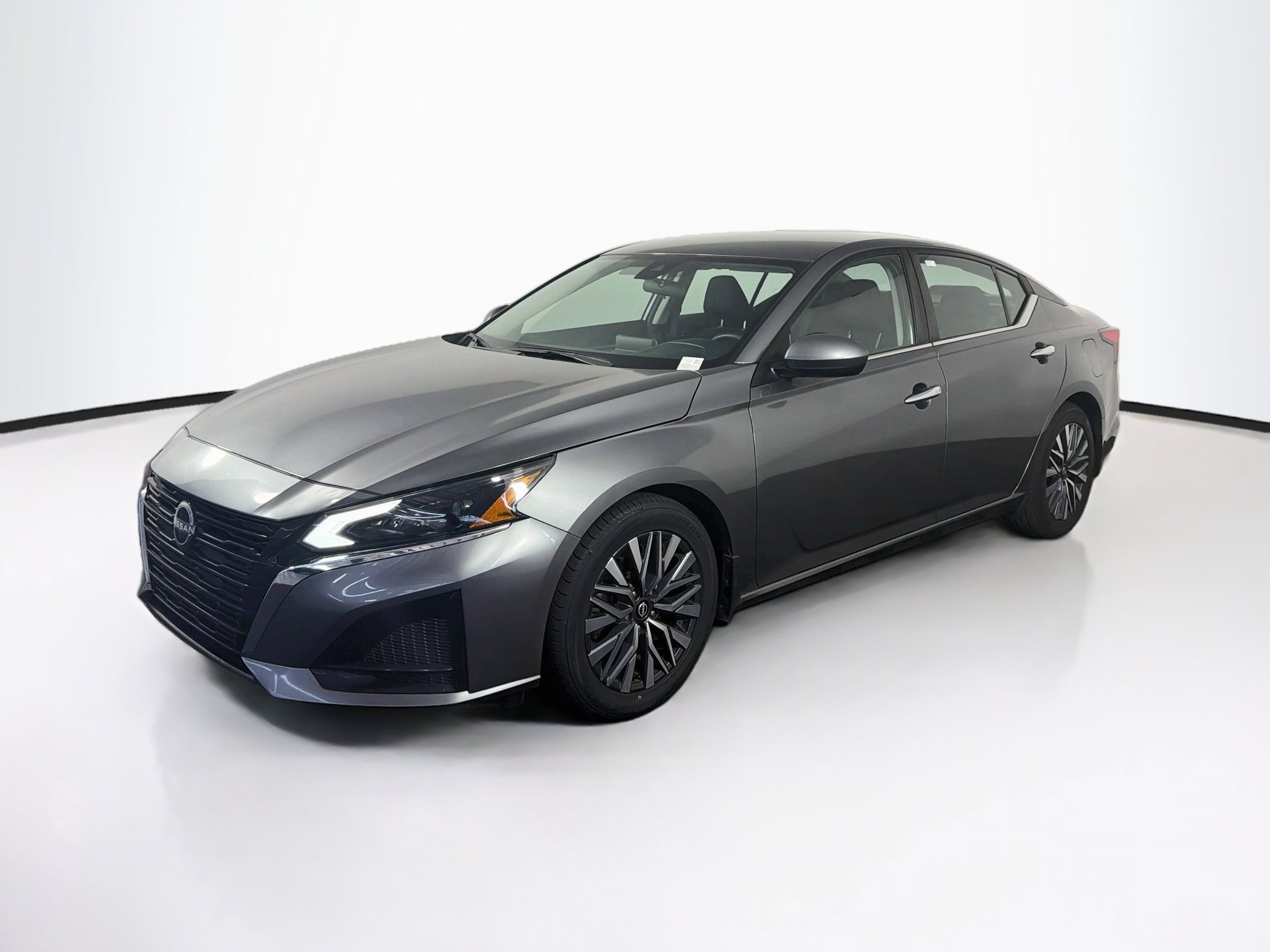 Used 2023 Nissan Altima 2.5 SV Sedan