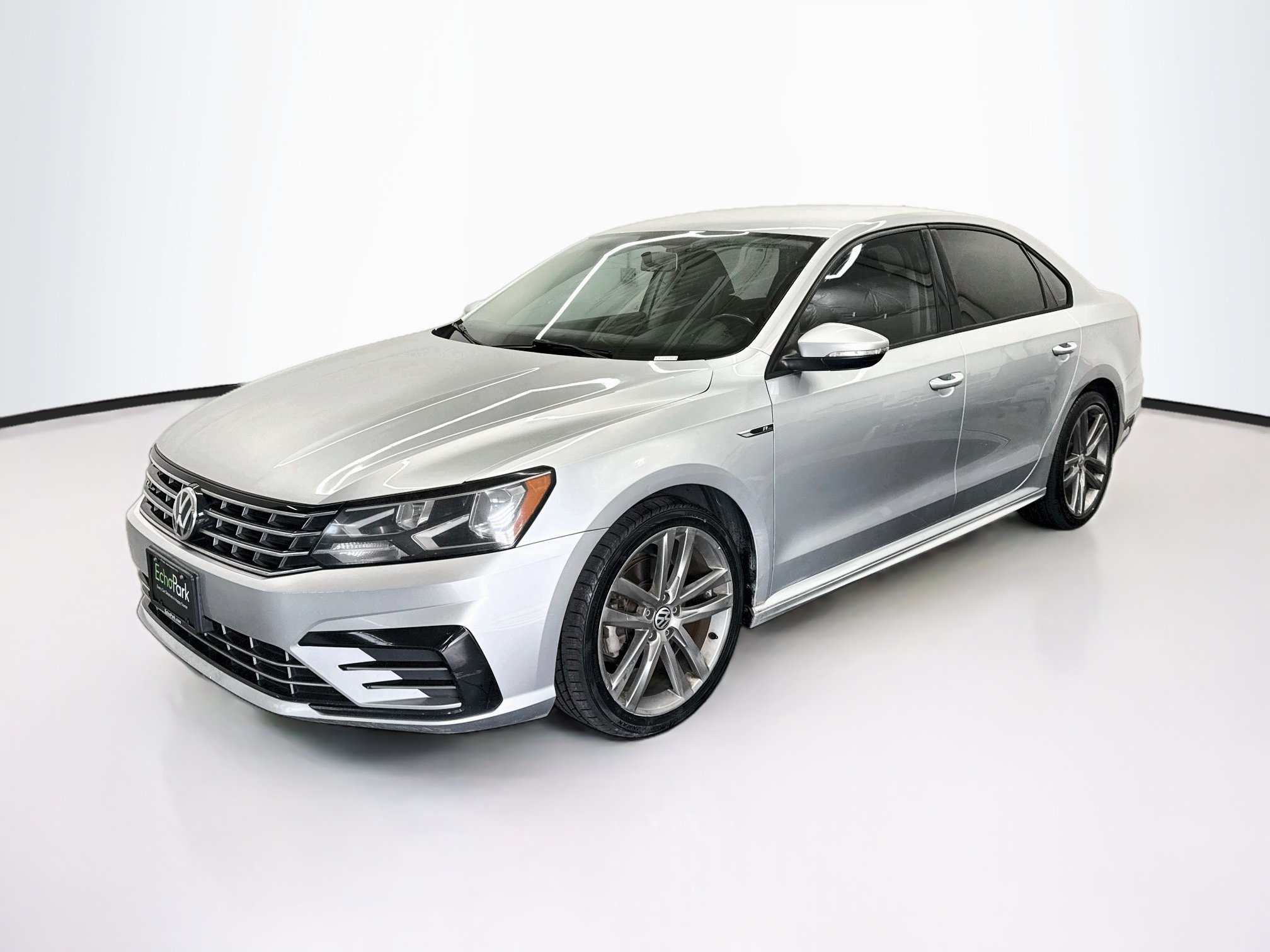 Used 2018 Volkswagen Passat 2.0T R-Line Sedan