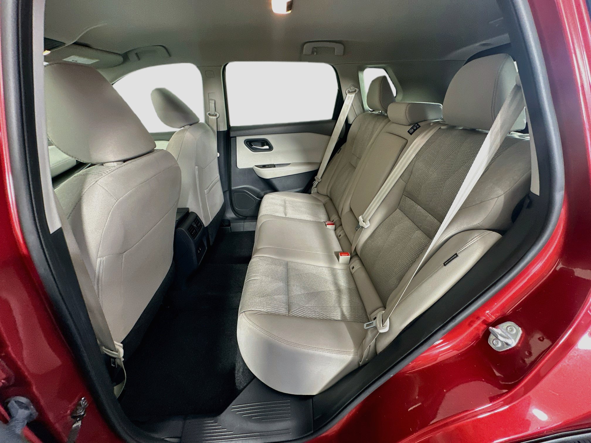 2025 Nissan Rogue SV - Photo 24