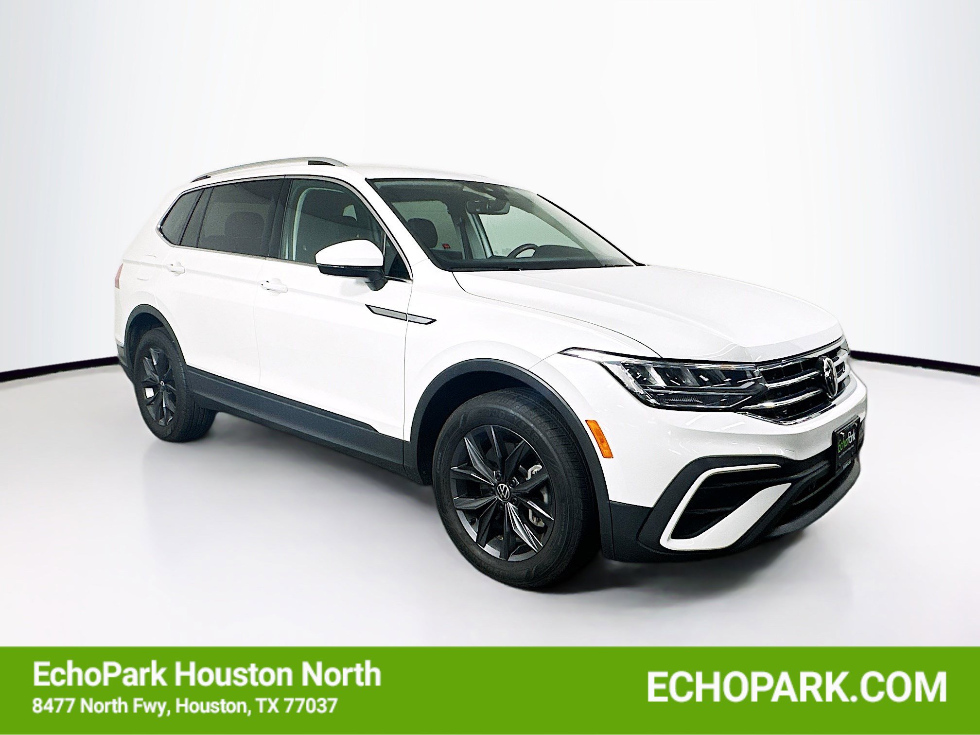 2023 Volkswagen Tiguan 2.0T SE's photo