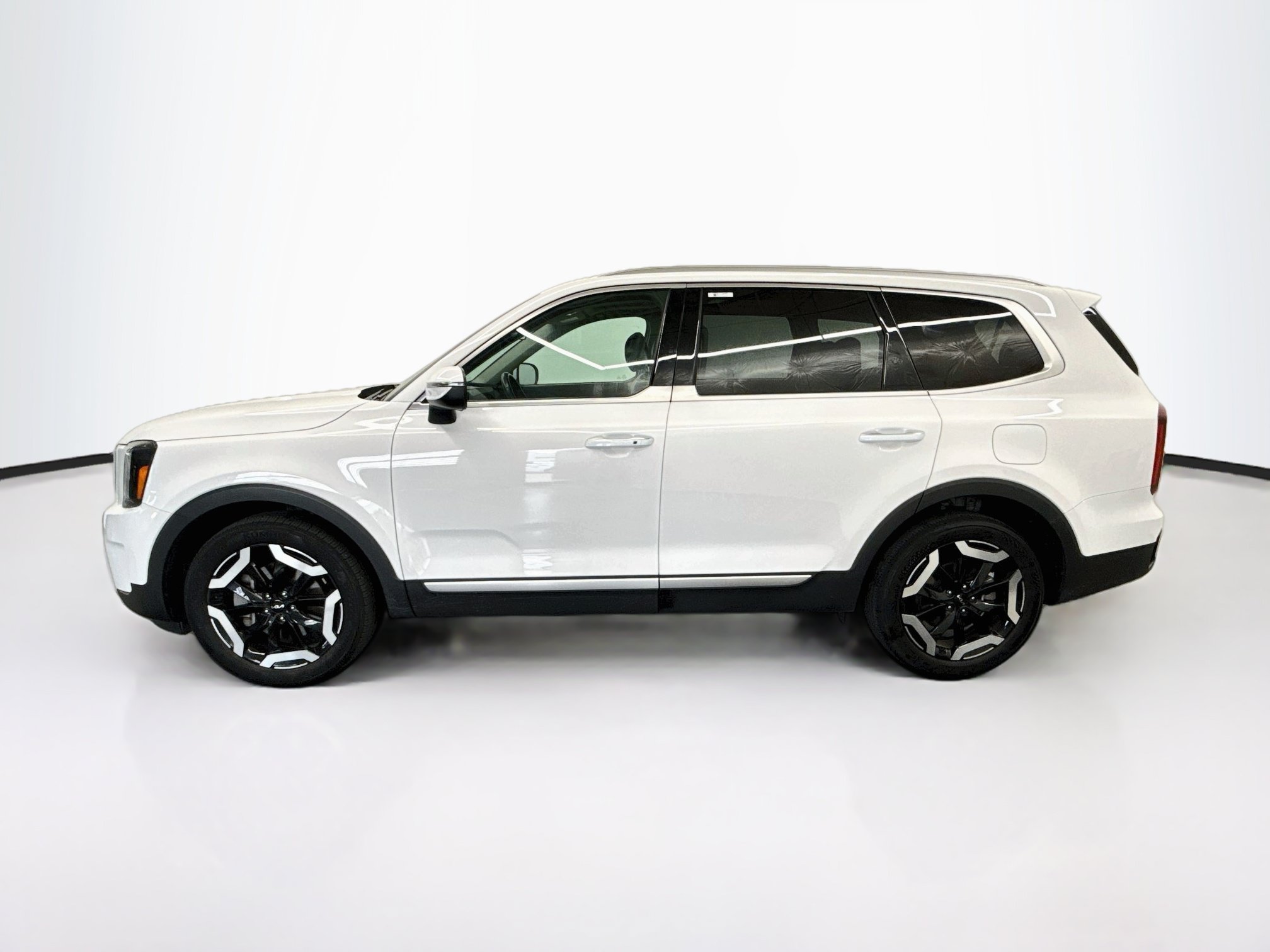 Used 2025 Kia Telluride S SUV