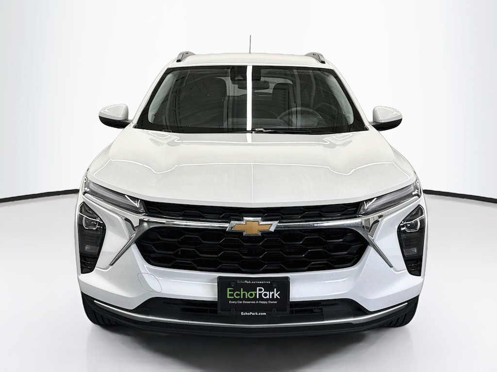 Used 2025 Chevrolet Trax LT SUV