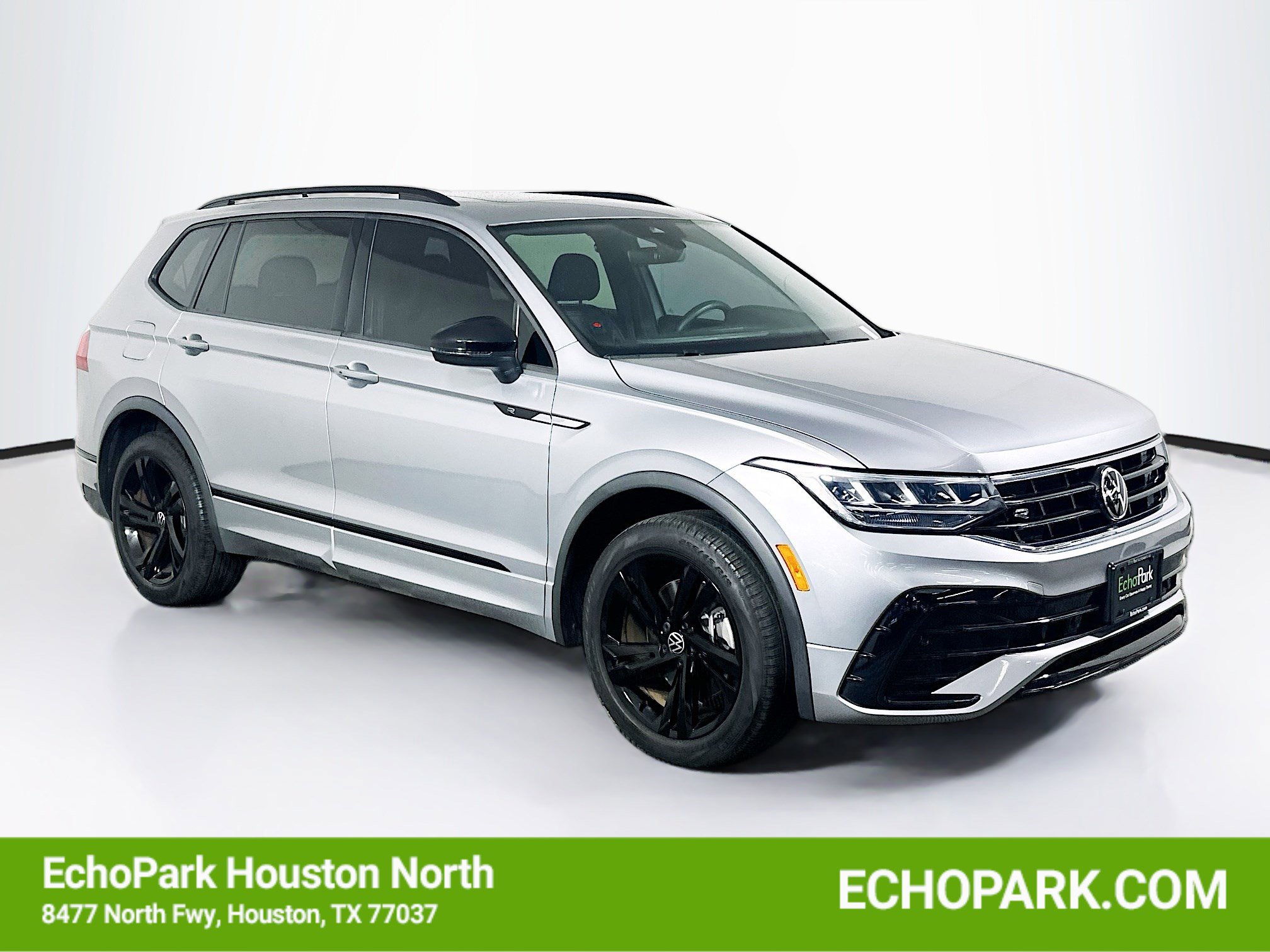 2023 Volkswagen Tiguan 2.0T SE R-Line Black's photo