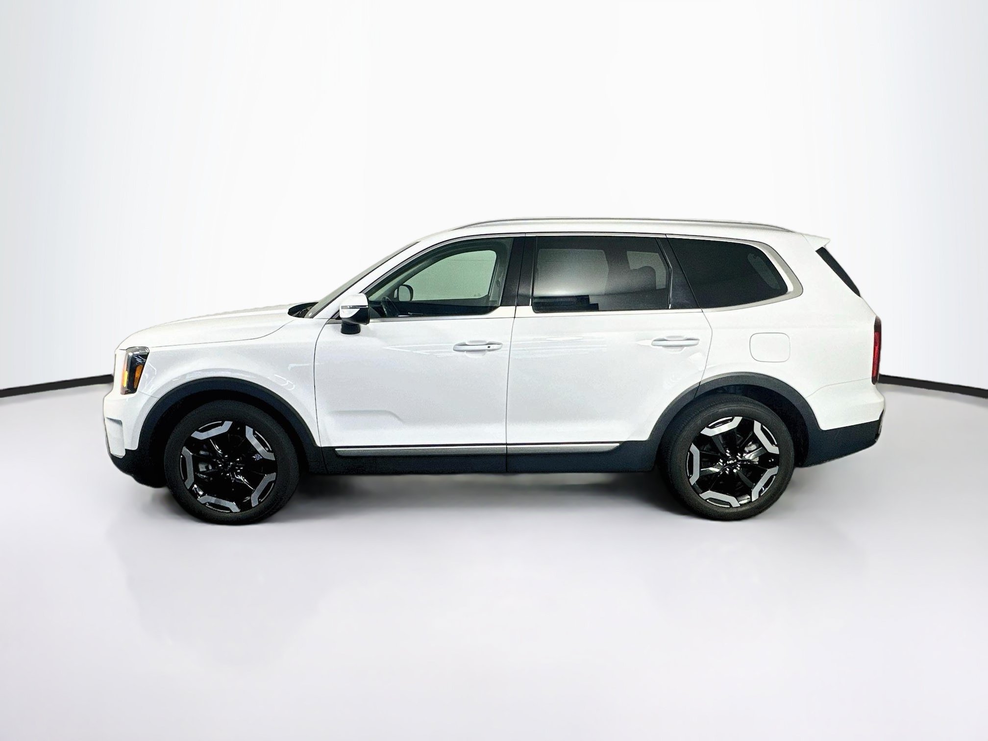 Used 2025 Kia Telluride S SUV