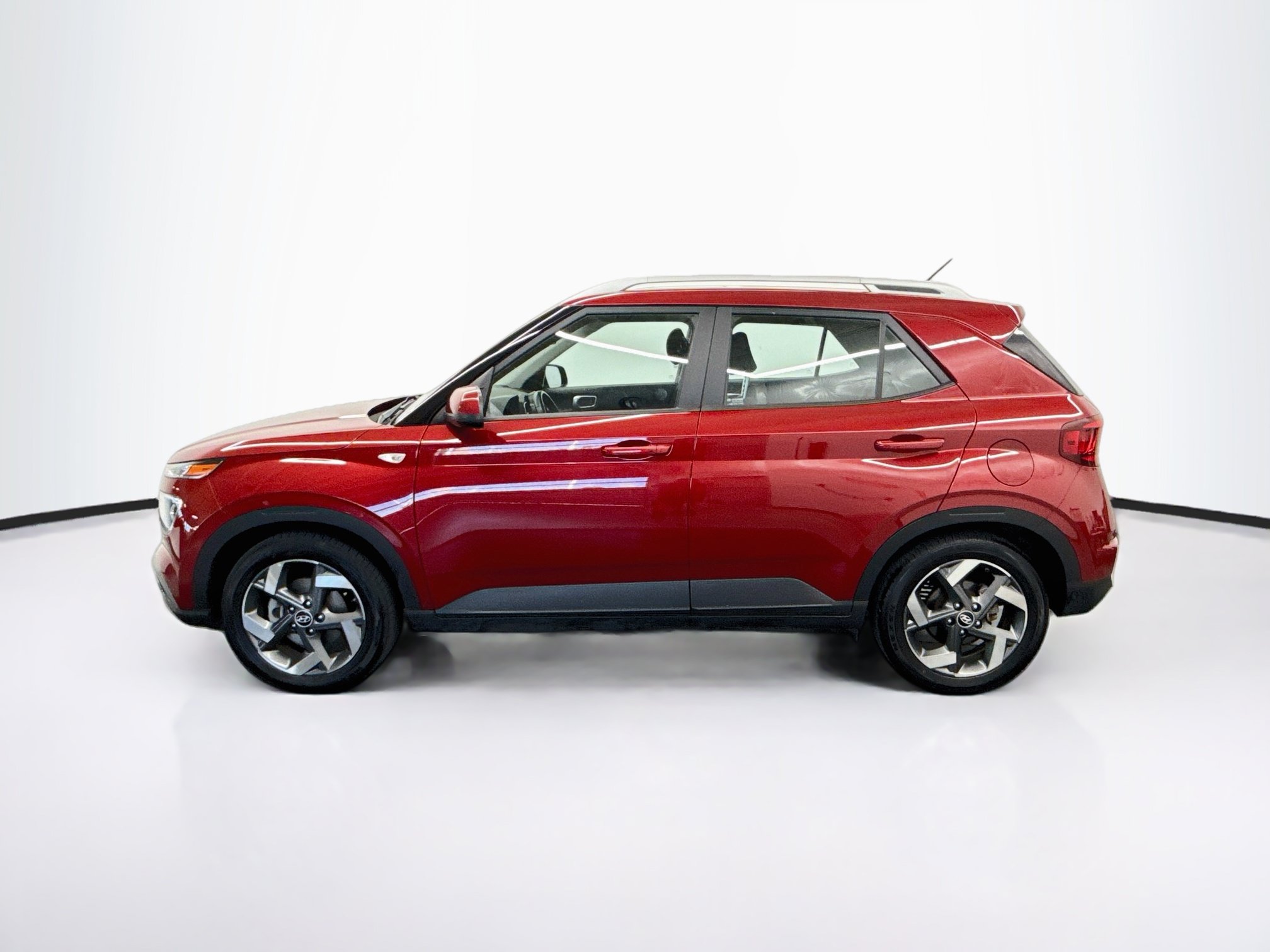 Used 2025 Hyundai Venue SEL SUV