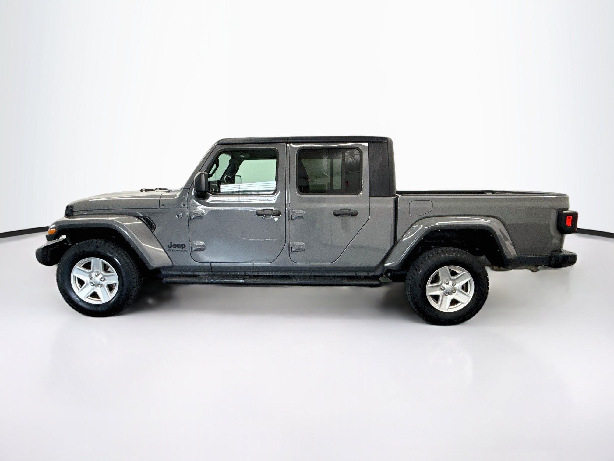 Used 2022 Jeep Gladiator Sport Truck Crew Cab