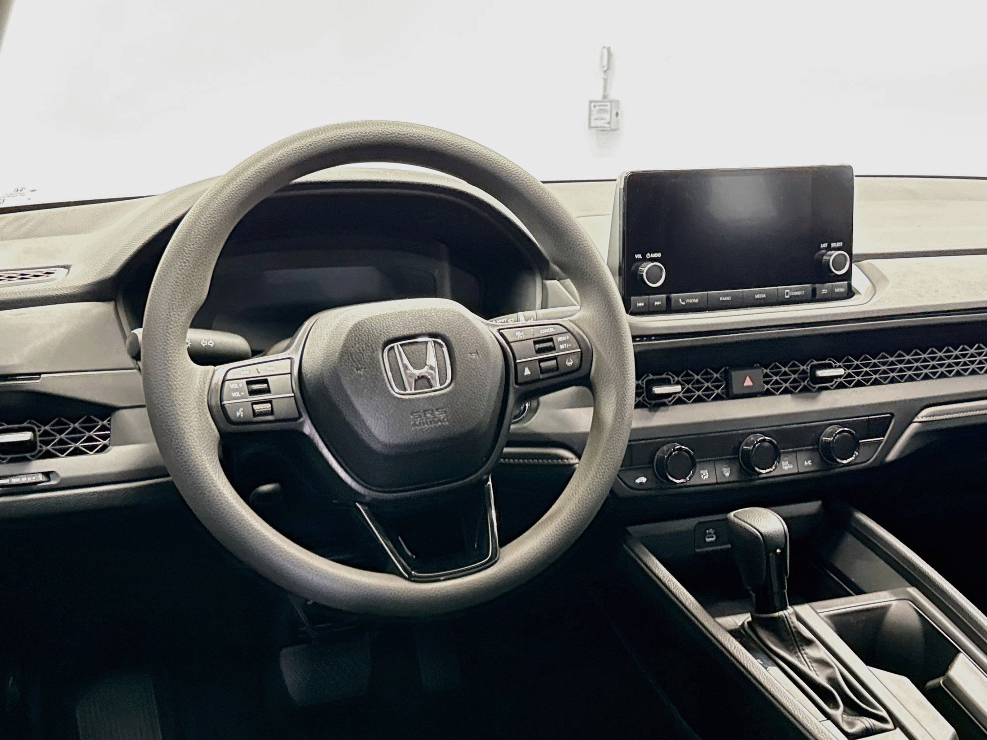 2025 Honda Accord SE - Photo 15
