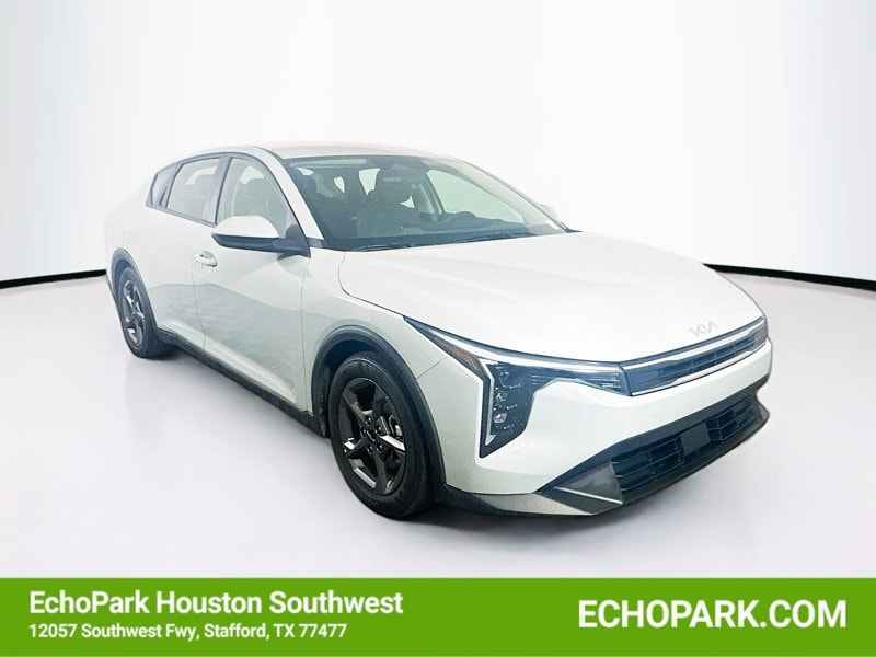 2025 Kia K4 LXS AT's photo