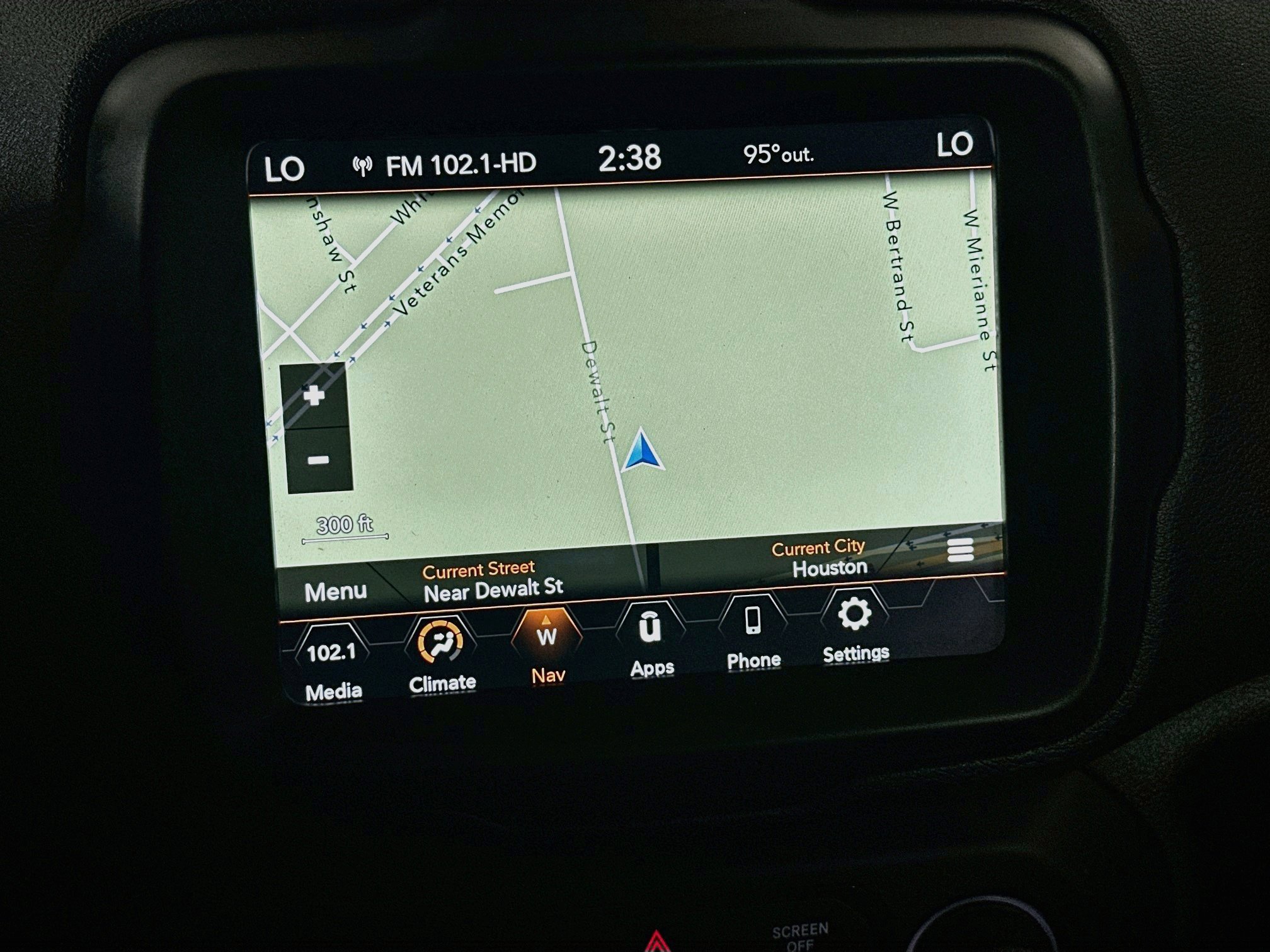 2022 Jeep Renegade Latitude - Photo 19