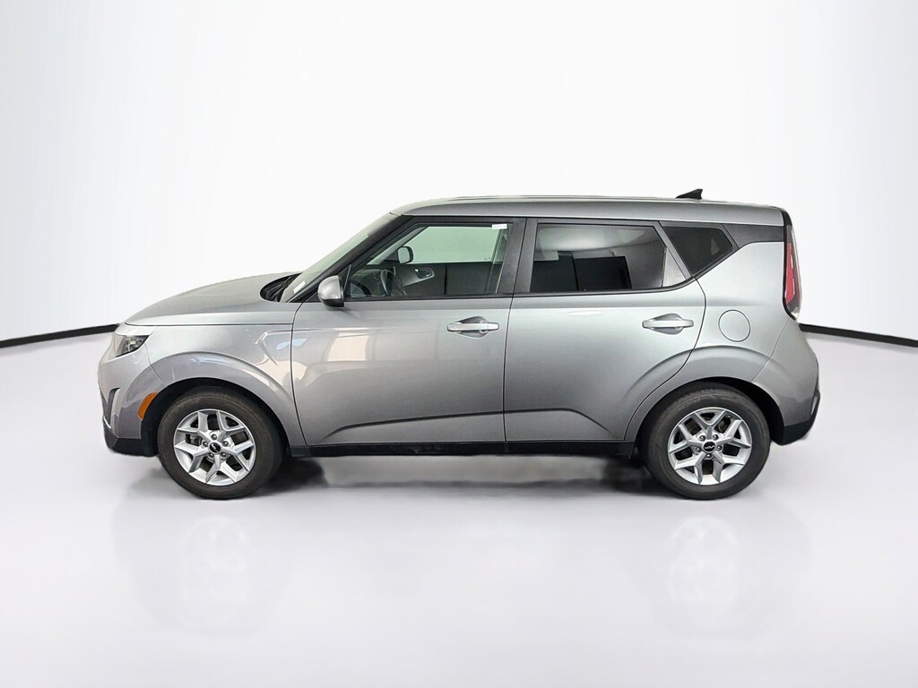 Used 2025 Kia Soul LX Hatchback