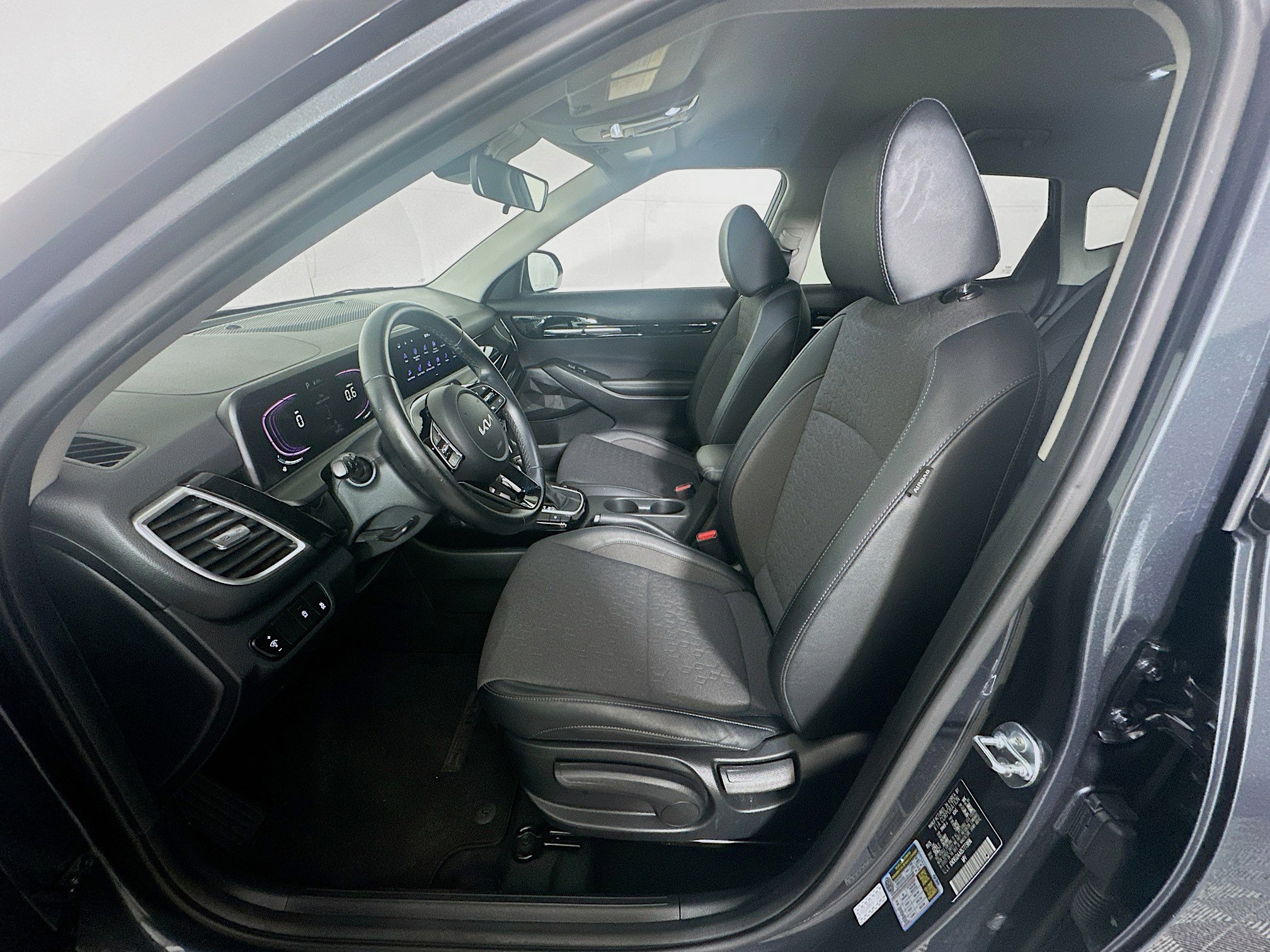 2025 Kia Seltos S - Photo 12