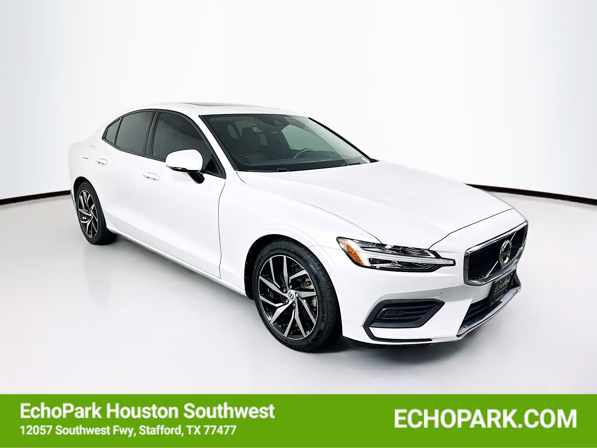 2020 Volvo S60 T5 Momentum's photo