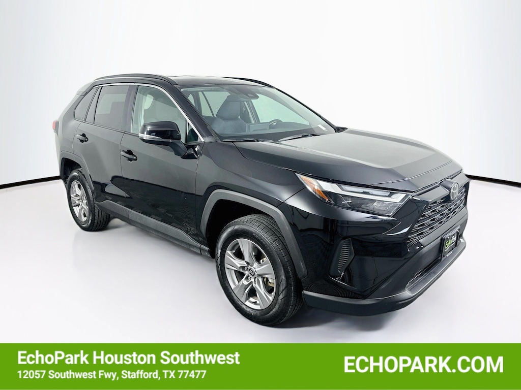 Used 2025 Toyota RAV4 XLE SUV