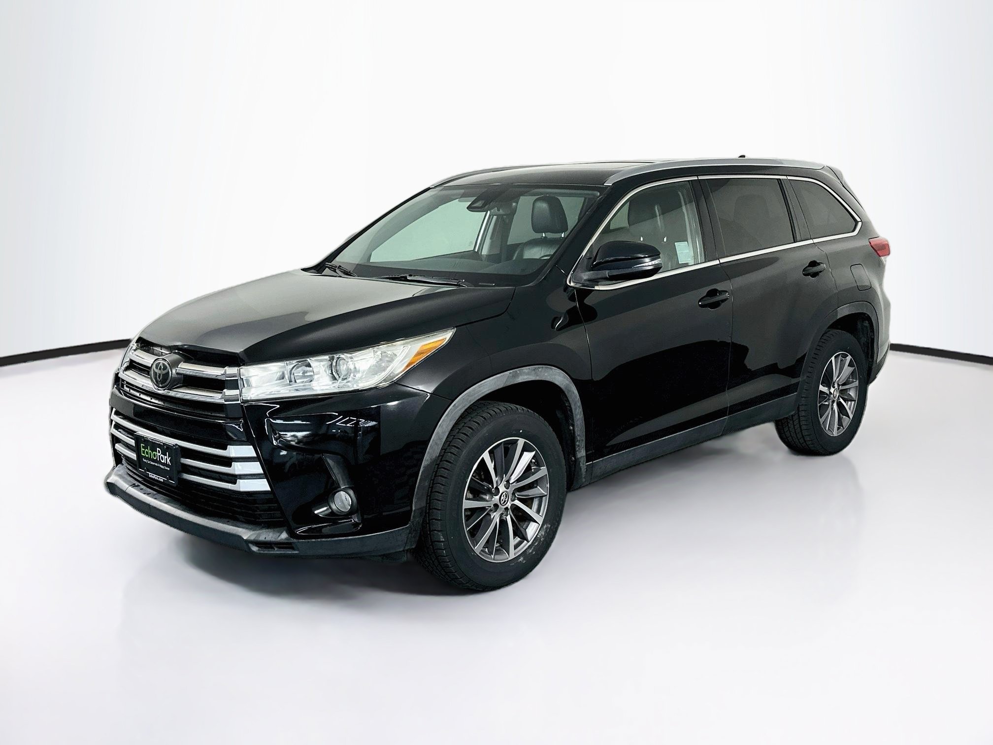 Used 2019 Toyota Highlander XLE V6 SUV