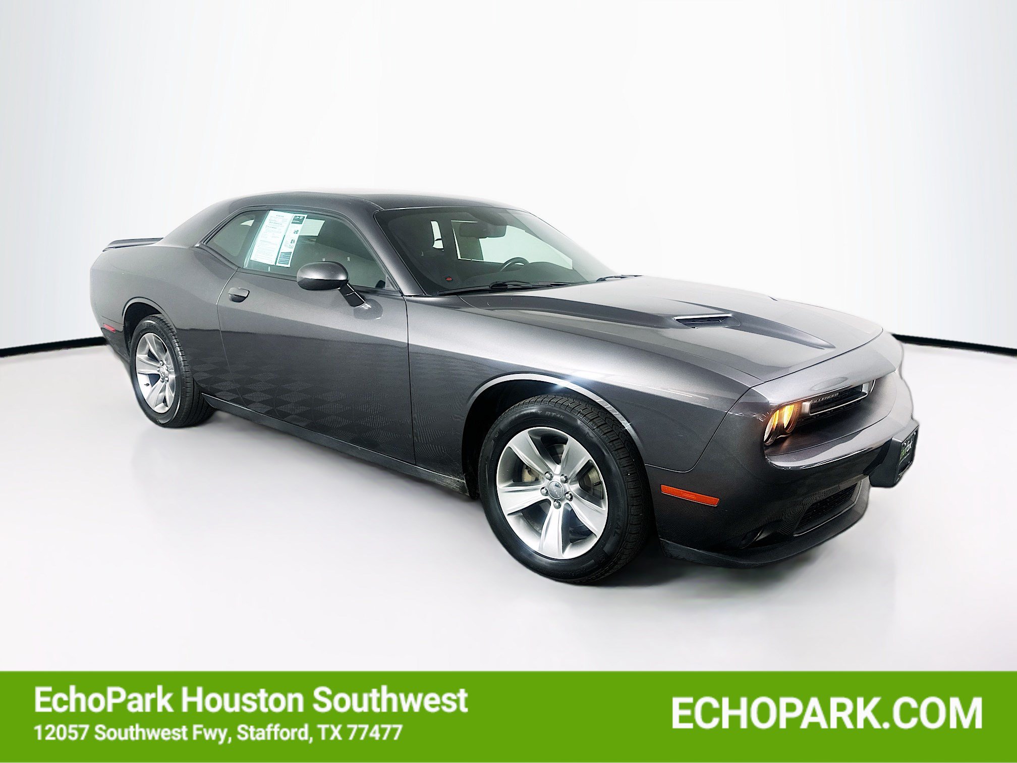 2020 Dodge Challenger SXT Auto's photo