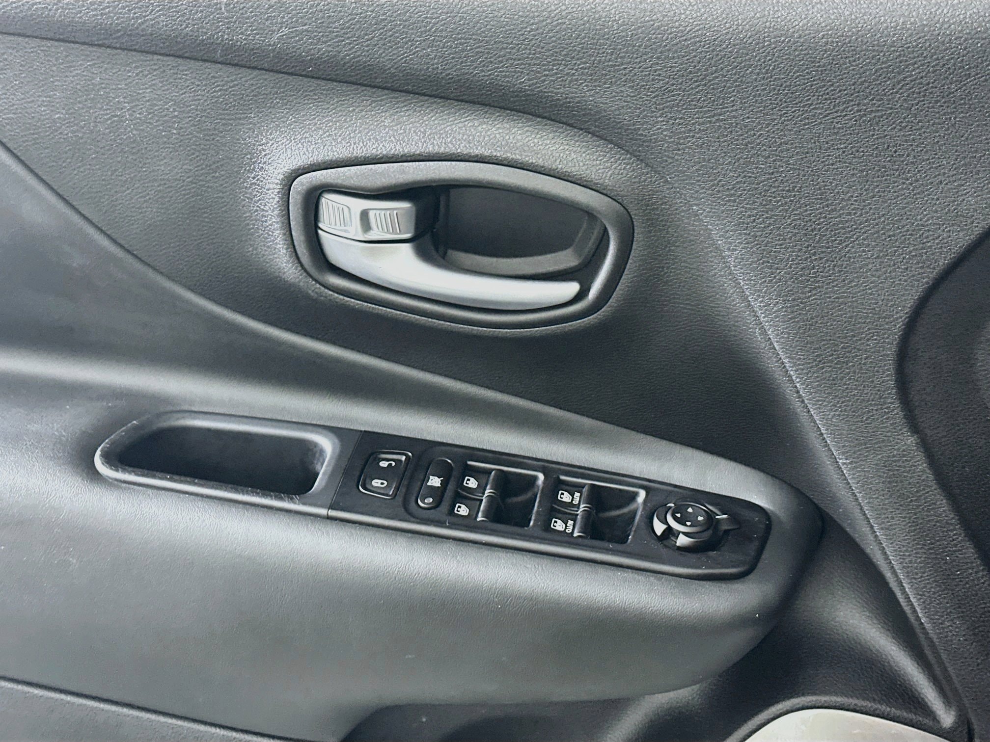 2022 Jeep Renegade Latitude - Photo 13