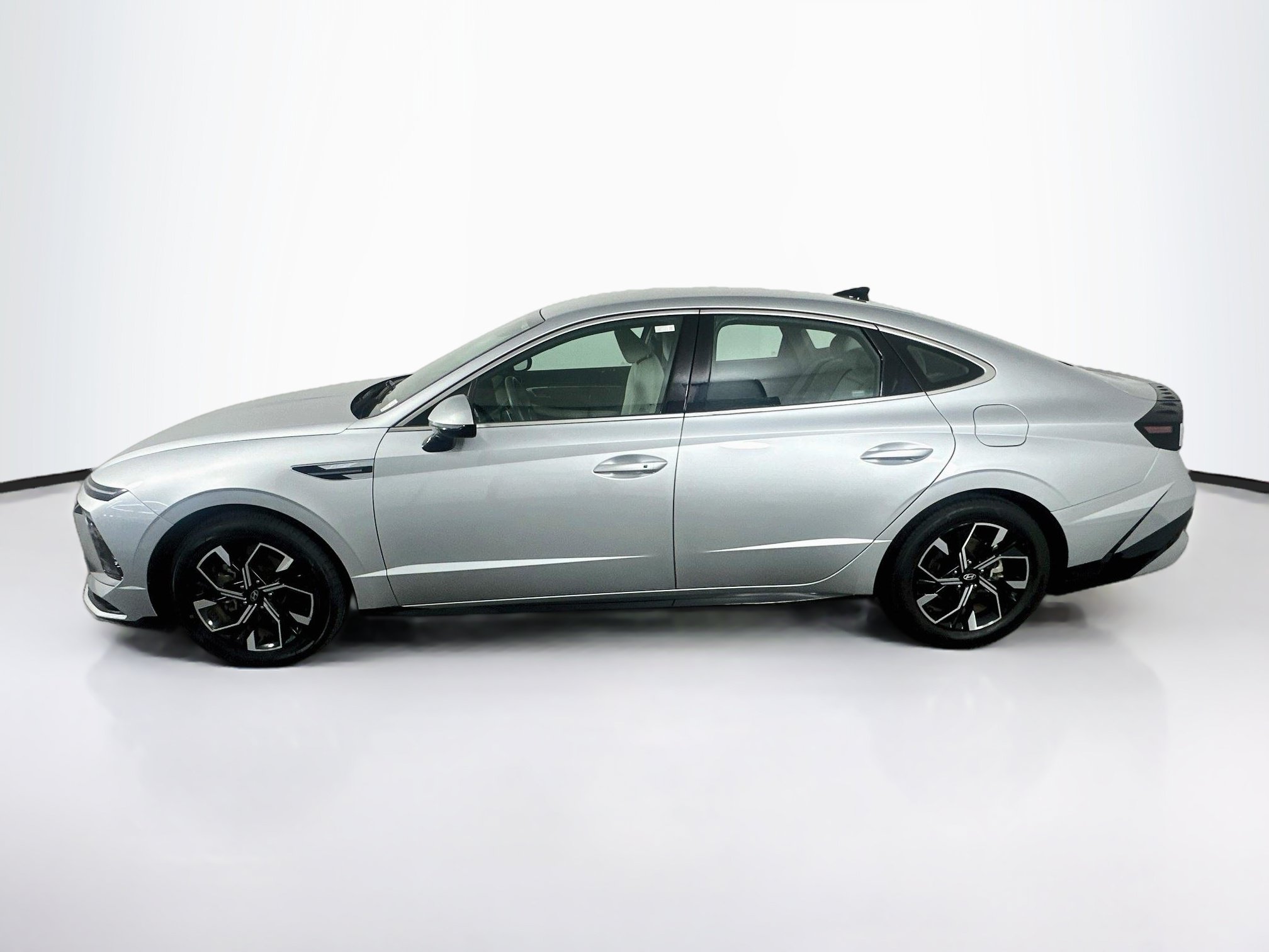Used 2024 Hyundai Sonata SEL Sedan