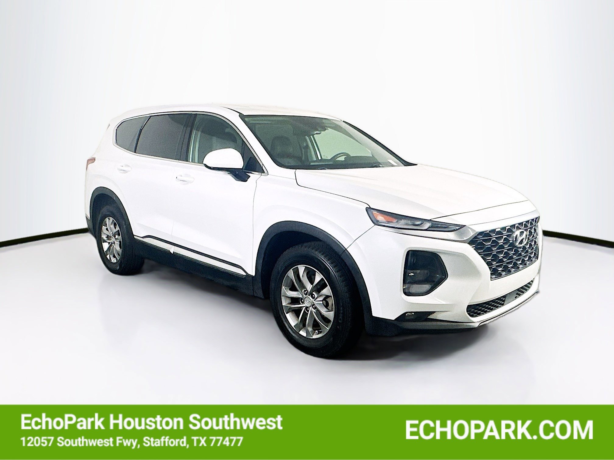 2019 Hyundai Santa Fe SEL 2.4's photo