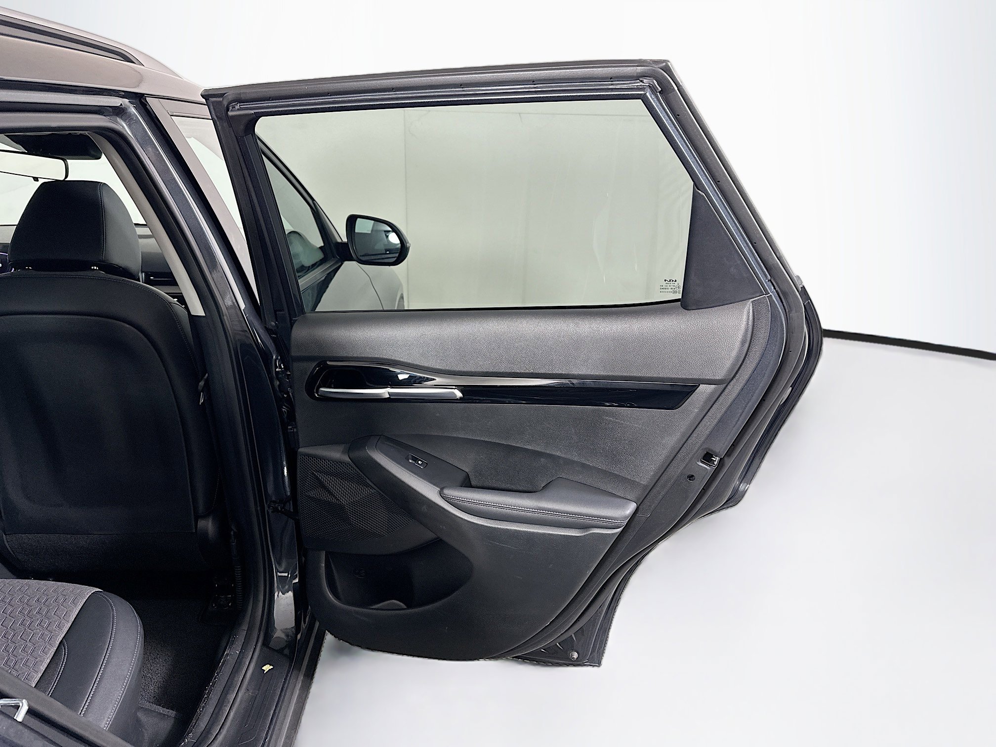 2025 Kia Seltos S - Photo 28